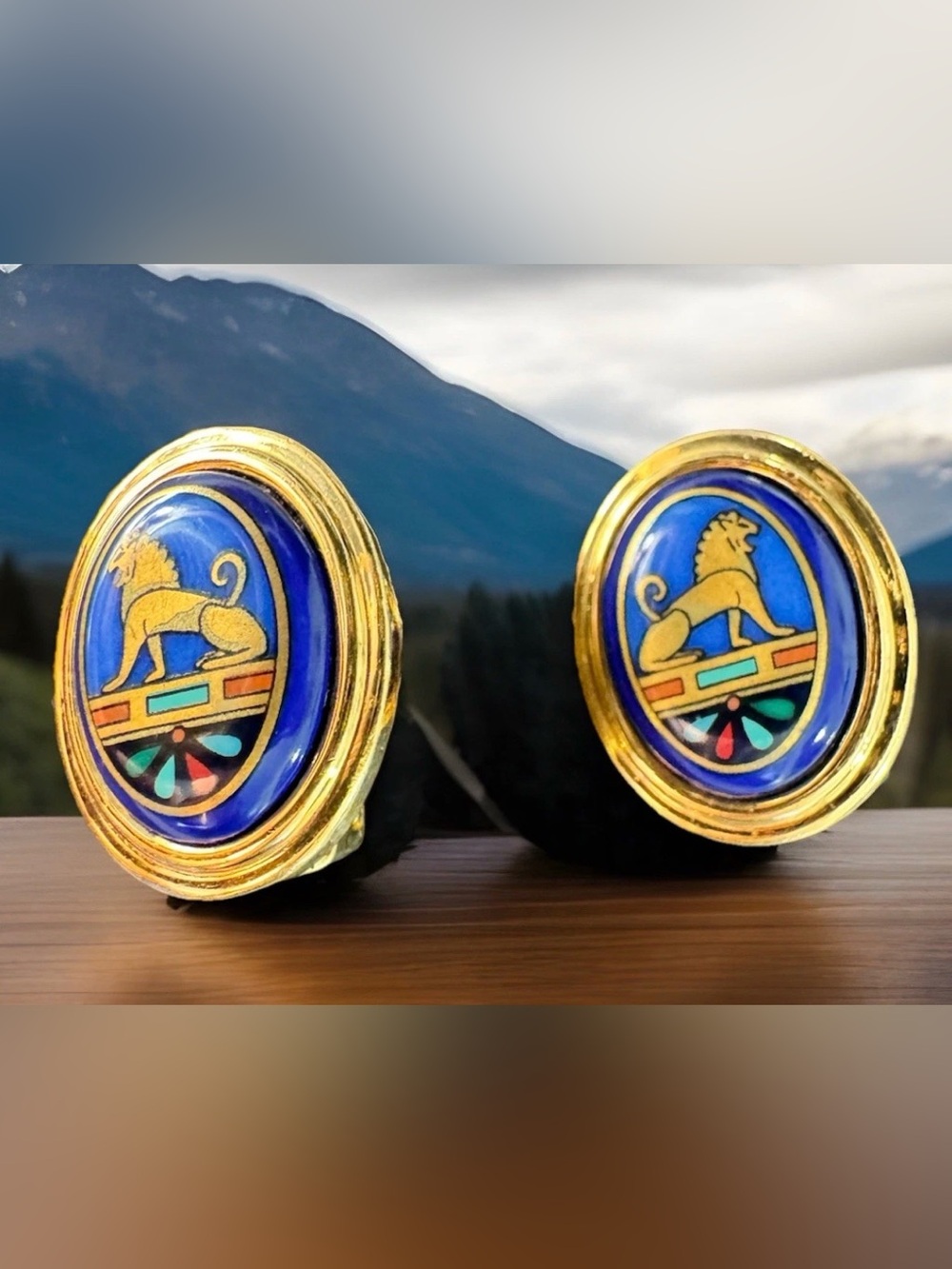 FREY WILLE MAJESTIC LION MOTIF FIRE ENAMEL OVAL Clip On EARRINGS,Never worn.